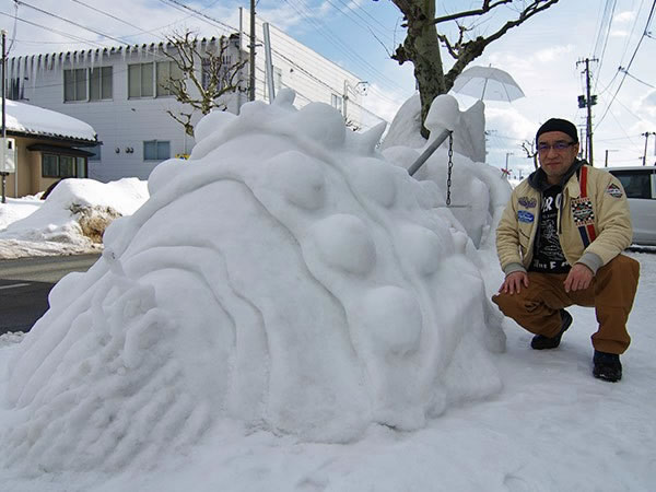雪像の王蟲