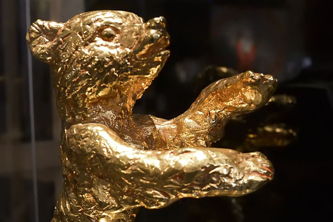 千と千尋の神隠し』がベルリン国際映画祭で金熊賞を受賞 | スタジオ 
